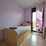 Daire Fantastic 3 Bedroom Apartment, 300m To The Sea *