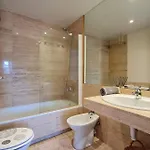 Daire Fantastic 3 Bedroom Apartment, 300m To The Sea *