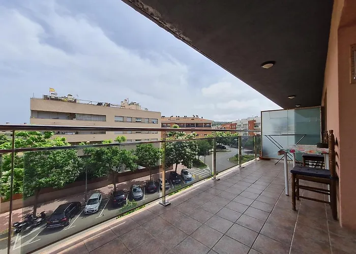 Fantastic 3 Bedroom Apartment, 300m To The Sea * 滨海略雷特