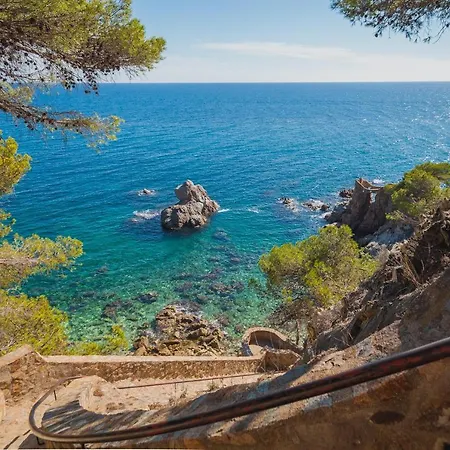 Fantastic 3 Bedroom Apartment, 300m To The Sea Apartmán *