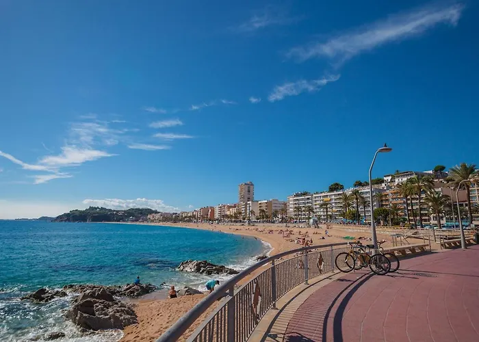 Fantastic 3 Bedroom Apartment, 300m To The Sea Appartamento Lloret de Mar