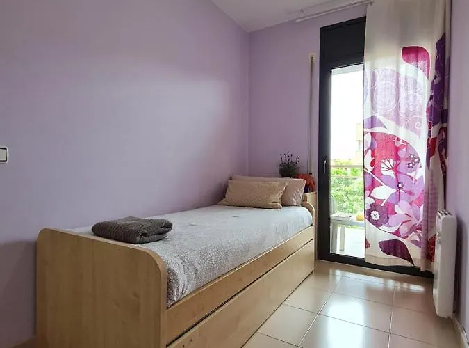 Apartment Fantastic 3 Bedroom Apartment, 300m To The Sea *