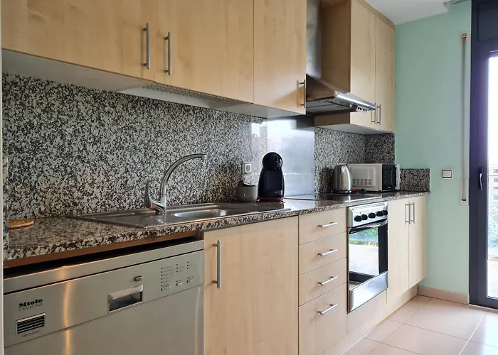 Fantastic 3 Bedroom Apartment, 300m To The Sea Lejlighed Lloret de Mar