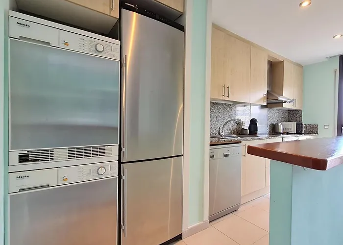 Lejlighed Fantastic 3 Bedroom Apartment, 300m To The Sea