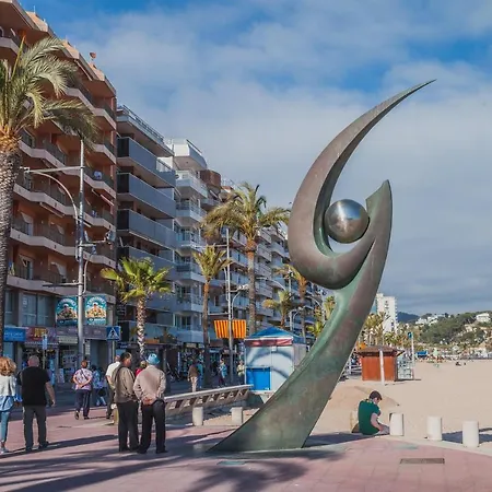 Fantastic 3 Bedroom Apartment, 300m To The Sea