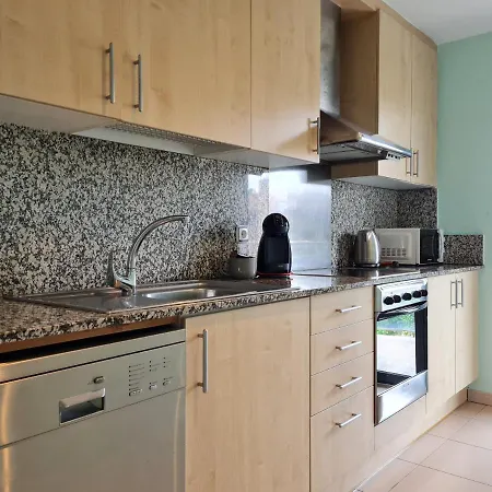 Fantastic 3 Bedroom Apartment, 300m To The Sea アパート リョレート・デ・マル