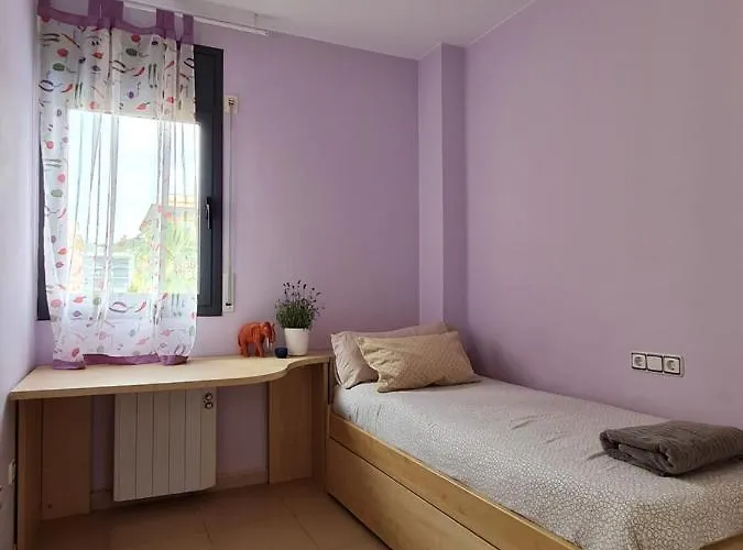 Apartment Fantastic 3 Bedroom Apartment, 300m To The Sea *